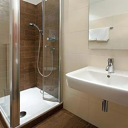 Zum Taufstein 4*